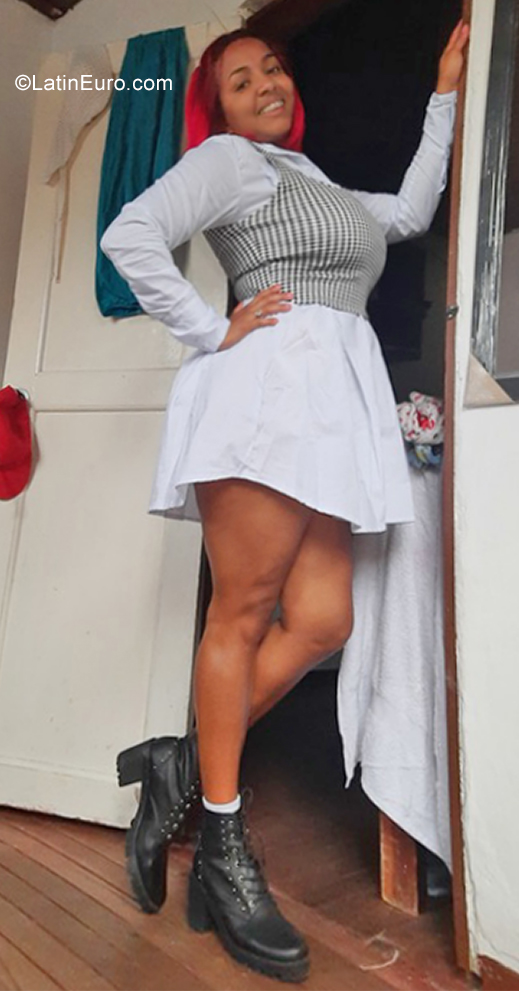 Date this tall Colombia girl Pamela from Bogota CO29462