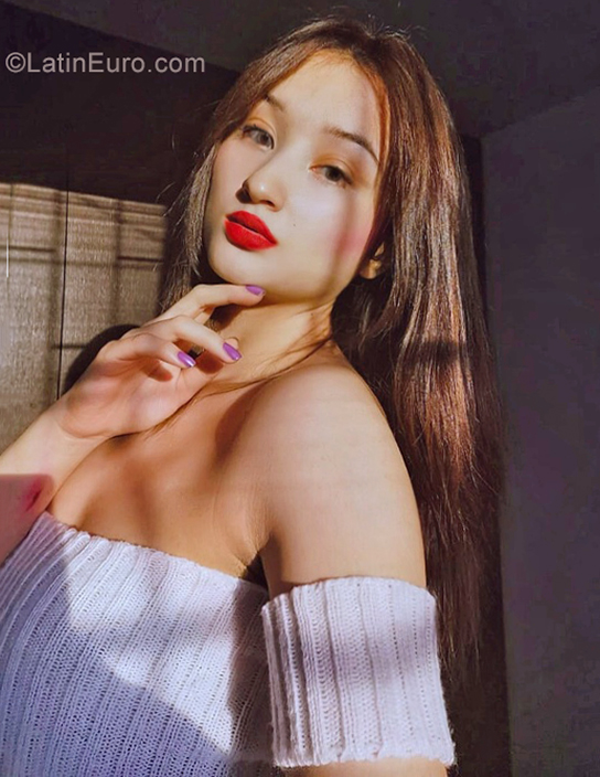 Date this sensual Colombia girl Carolina from Manizales CO29499