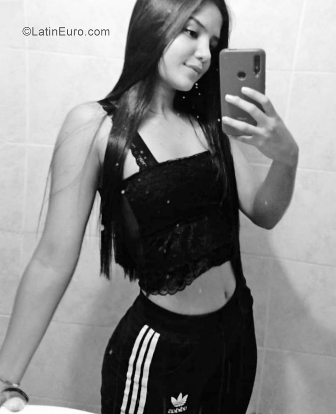 Date this athletic Colombia girl Catalina from Cali CO29508
