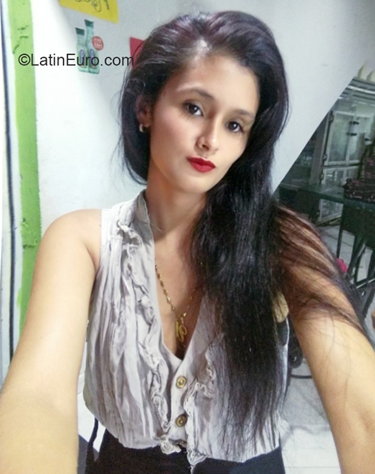Date this voluptuous Colombia girl Laura from Bogota CO29645