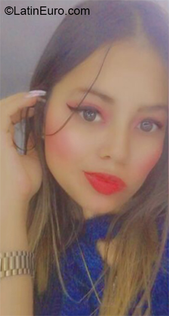 Date this hard body Colombia girl Zuli from Bogota CO29654