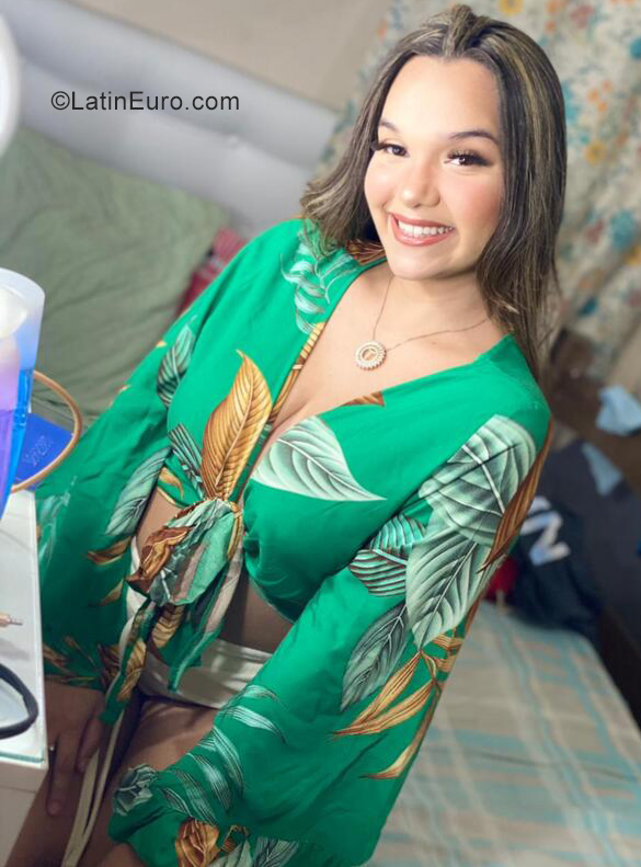 Date this pretty Brazil girl Thayssa from Manaus BR11344