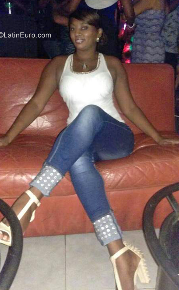 Date this delightful France girl Shanik from Paris FR327