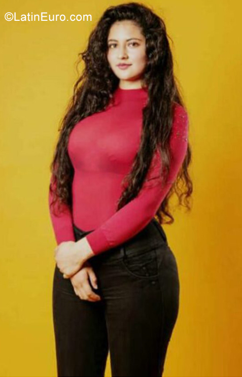 Date this good-looking Ecuador girl Keily from Quito EC762