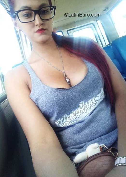 Date this pretty Honduras girl Mariana from Tegucigalpa HN2910