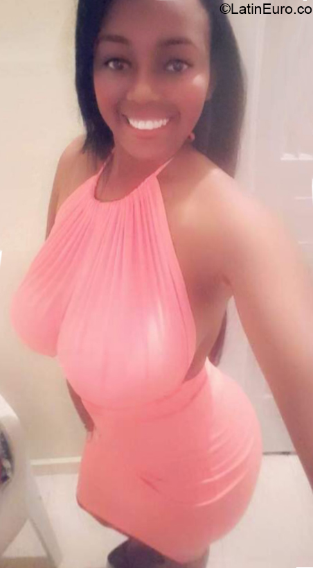 Date this voluptuous Dominican Republic girl Elisa from Higuey DO40271