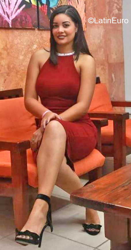 Date this hard body Panama girl Lineth from Panama City PA1306