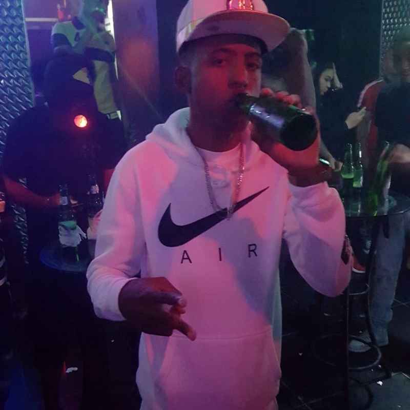 Date this stunning Dominican Republic man Yohan coats dis from Santo Domingo DO39615