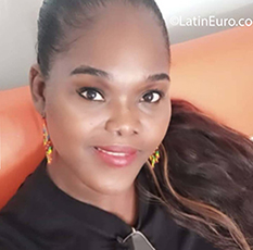 Date this foxy Colombia girl Alexa from Medellin CO32727