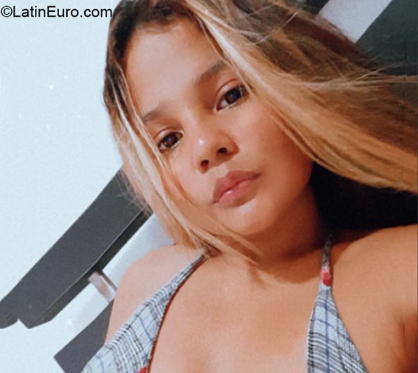 Date this gorgeous Colombia girl Brenda from Cartagena CO29985