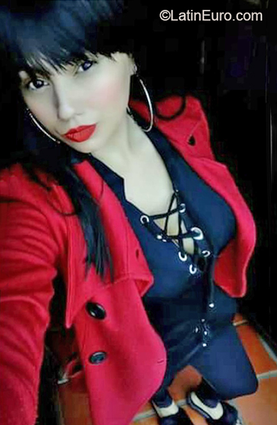 Date this gorgeous Venezuela girl Lorena Mndez from Caracas VE3892