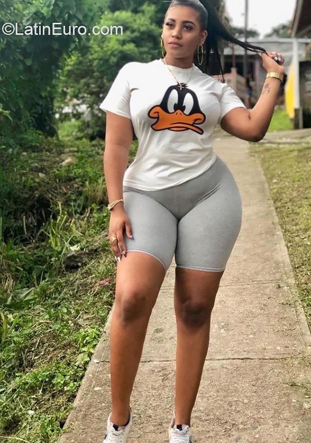 Date this stunning Dominican Republic girl Milfa from La Romana DO39708