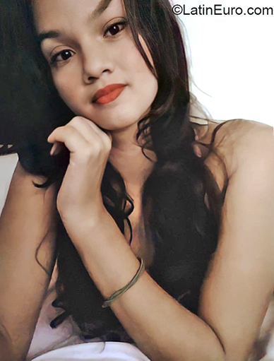 Date this happy Venezuela girl Maury from Cumana VE3903