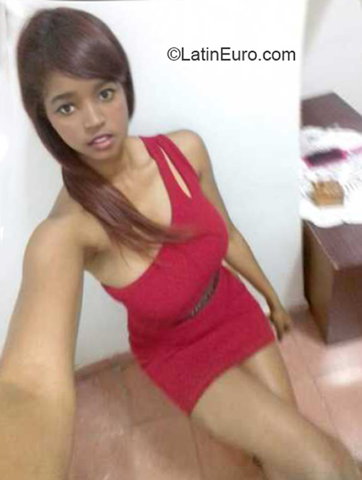Date this tall Spain girl Jenifer from Las Palmas ES620