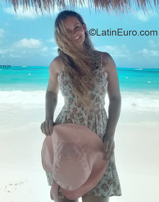 Date this charming Colombia girl Yeny lopez from Medellin CO30065