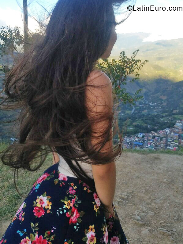 Date this charming Colombia girl Melanie Maria from Cali CO30111