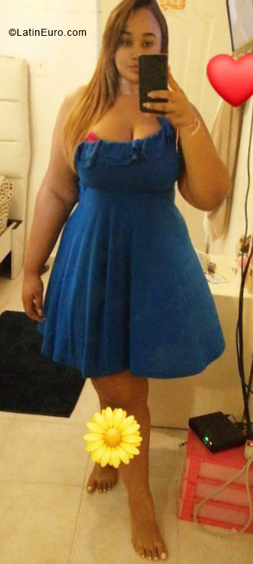 Date this athletic Dominican Republic girl Sam from Santo Domingo DO39778