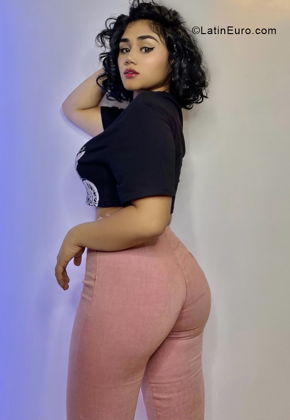 Date this charming Russia girl B from Madrid VE3926