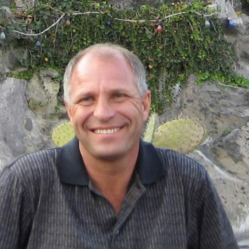 Date this tall Mexico man Steve from Cozumel MX2391