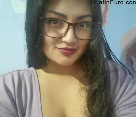 Date this nice looking Ecuador girl Liza from Quito EC804