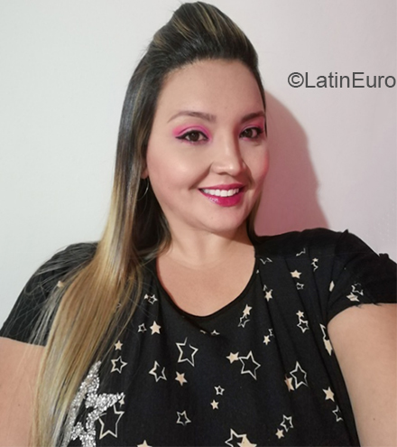 Date this good-looking Colombia girl Lisa from Buga CO30254