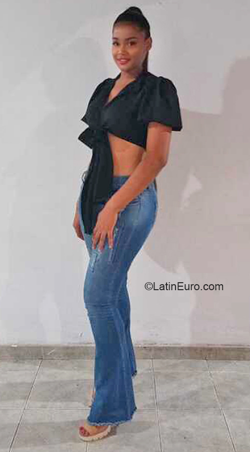Date this gorgeous Colombia girl Elizabeth from Cali CO30264