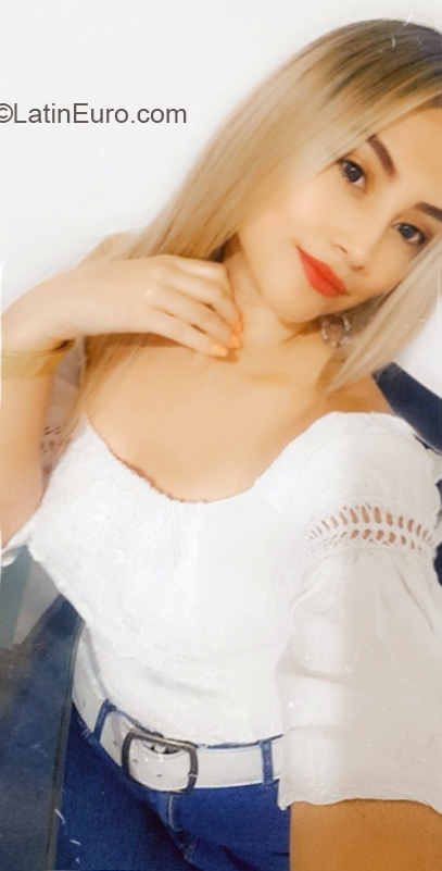 Date this lovely Colombia girl Luisa from Medellin CO30280