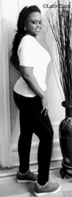 Date this nice looking Dominican Republic girl Ana from San Pedro De Macoris DO39903