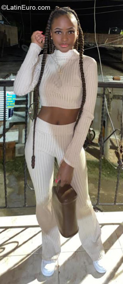 Date this young Colombia girl Nathaly from Cali CO30436