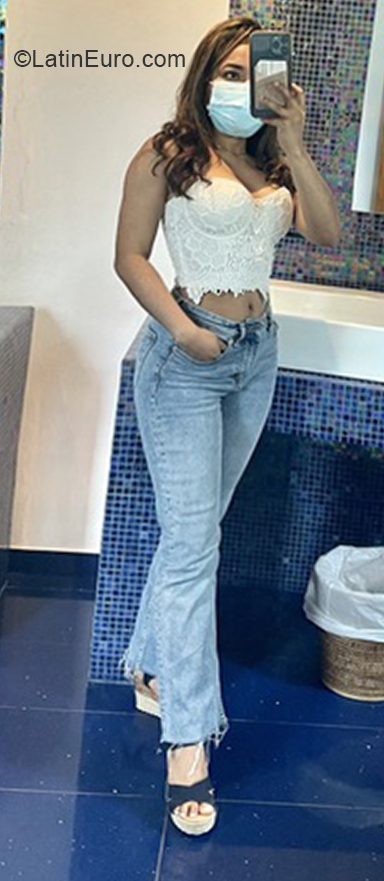 Date this happy Spain girl SEBE from  ES710