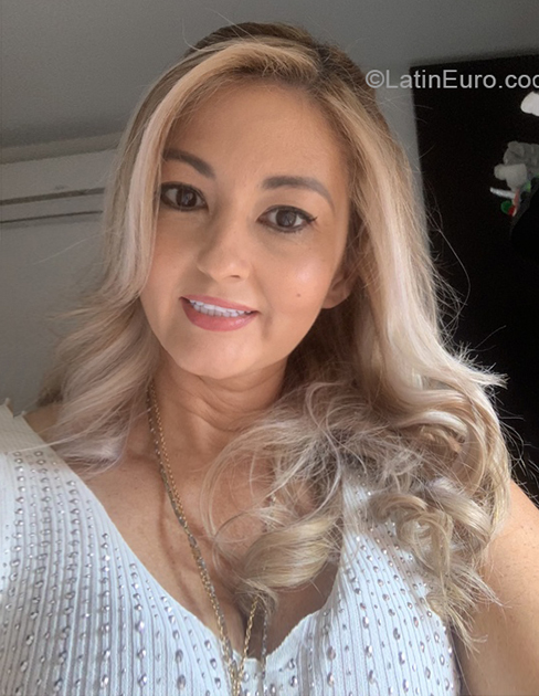 Date this nice looking Colombia girl Maria del pilar from Cali CO30473