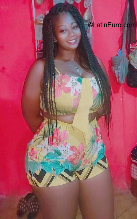 Date this lovely Ecuador girl Maryuri maria from Esmeraldas EC907