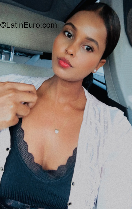 Date this foxy Dominican Republic girl Loren from Santo Domingo DO39994