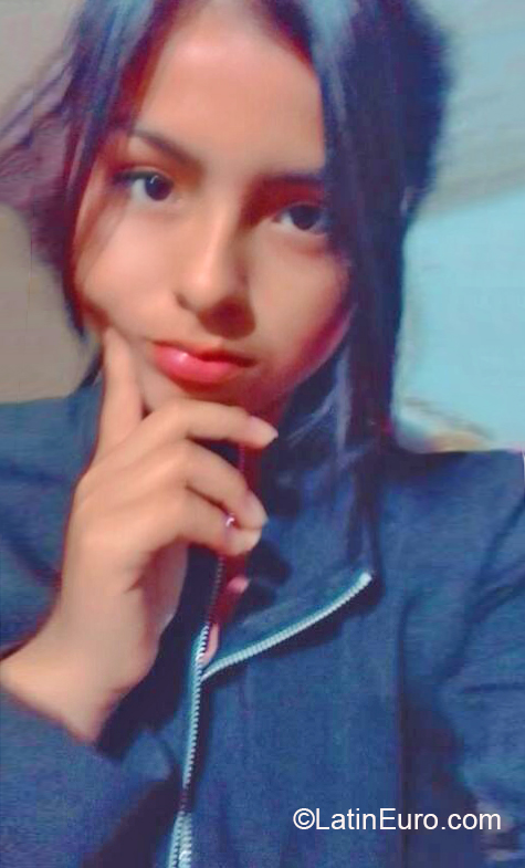 Date this stunning Peru girl Malu from Ica PE1903