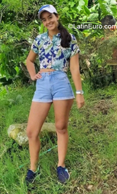 Date this voluptuous Colombia girl SOL from Bogota CO30539