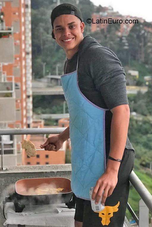 Date this sensual Colombia man Harrinson from Bogota CO30562