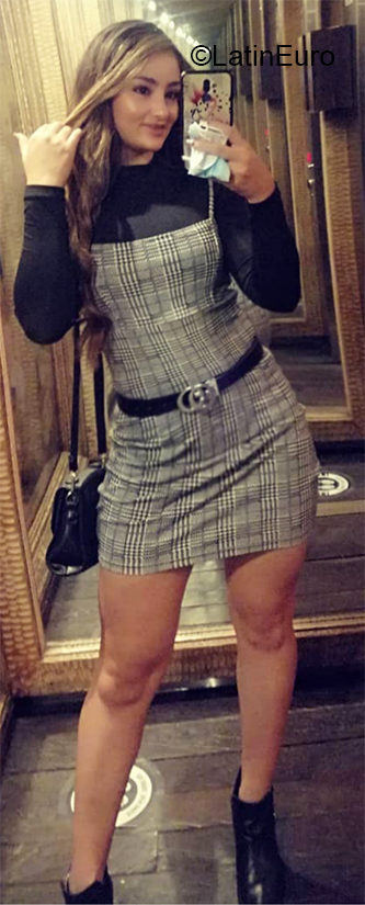 Date this sultry Colombia girl Sofia from Medellin CO30567