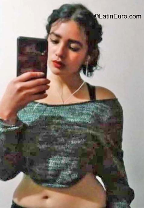 Date this sultry Colombia girl Samanta from Bogota CO30570