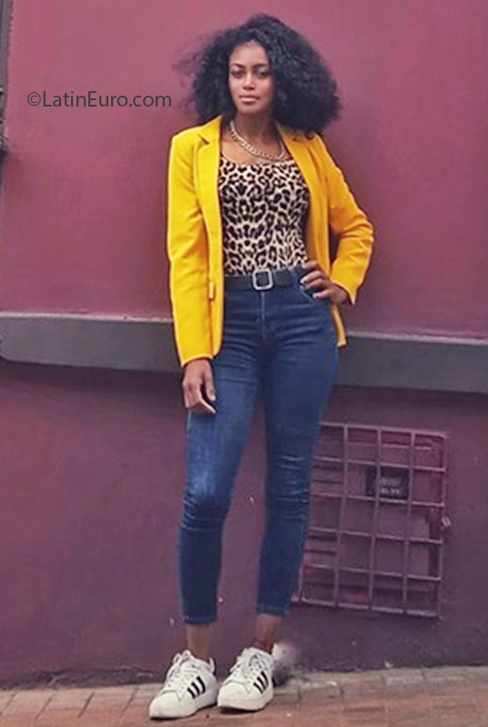 Date this tall Colombia girl Lizeth from Bogota CO30608