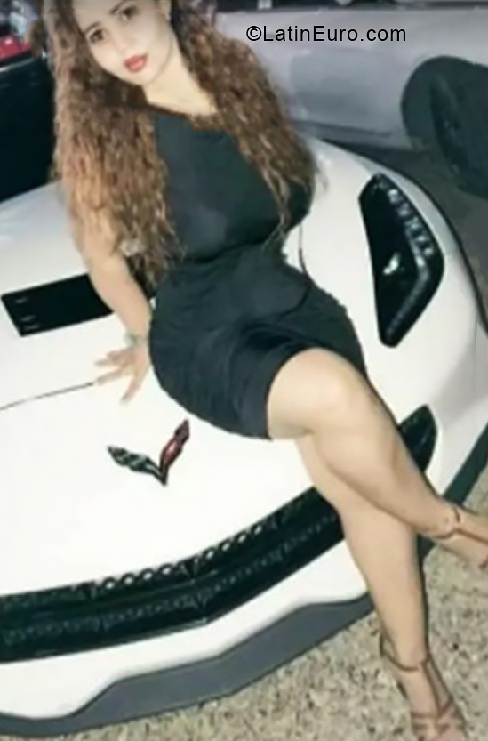 Date this voluptuous Dominican Republic girl Francia from Santiago DO40048