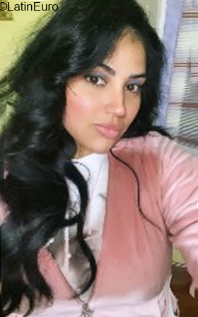 Date this pretty Italy girl Luna from Roma IT353