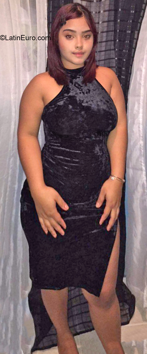 Date this nice looking Dominican Republic girl Jariely from Santiago DO40109