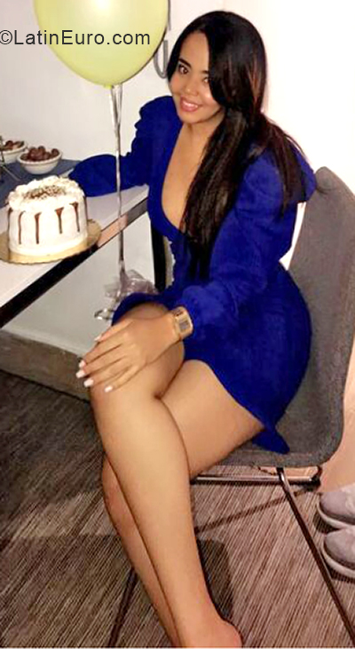 Date this sensual Dominican Republic girl Lys from Santo Domingo DO40135