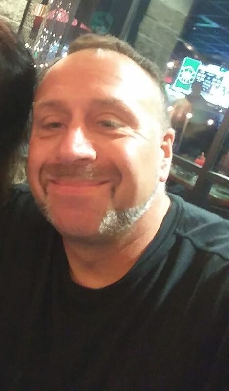 Date this young United States man Dave from Milton US21396
