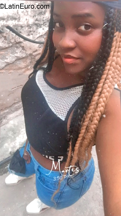 Date this sensual Cuba girl Dora from La Habana CU789