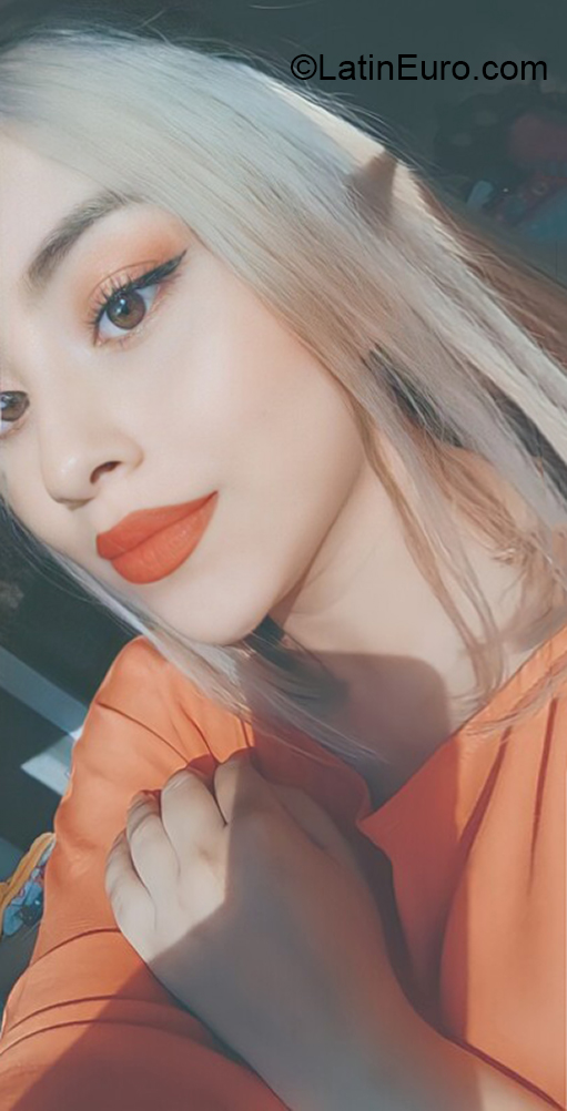 Date this lovely Colombia girl Laura from Cali CO30735