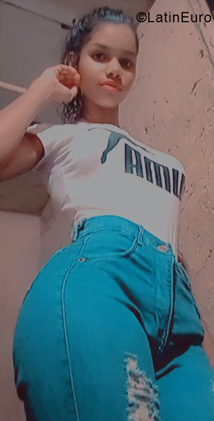 Date this fun Venezuela girl Isaha from Ojeda VE4269