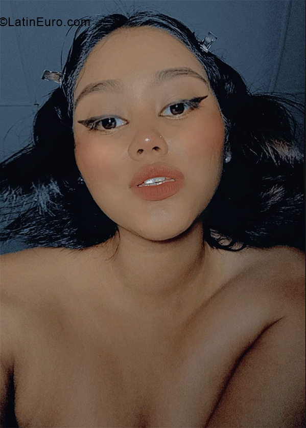 Date this pretty Colombia girl Gabriela from  CO30772