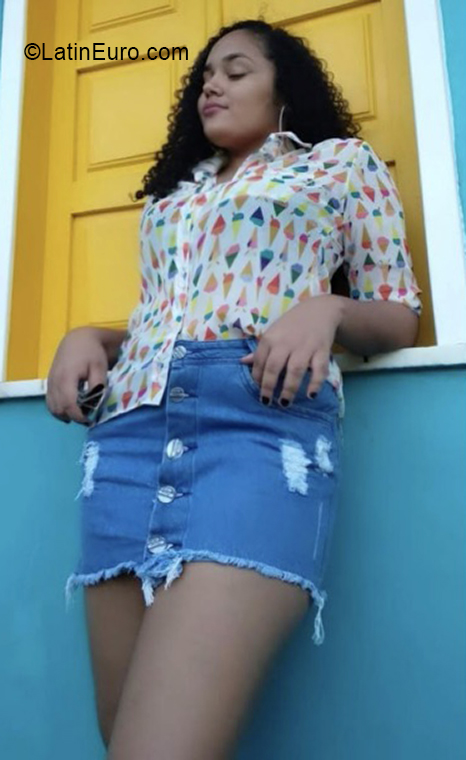 Date this stunning Brazil girl Flavia from Feira De Santana BR11445