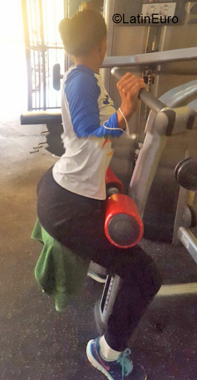Date this happy Dominican Republic girl Lucia from Santo Domingo DO55579